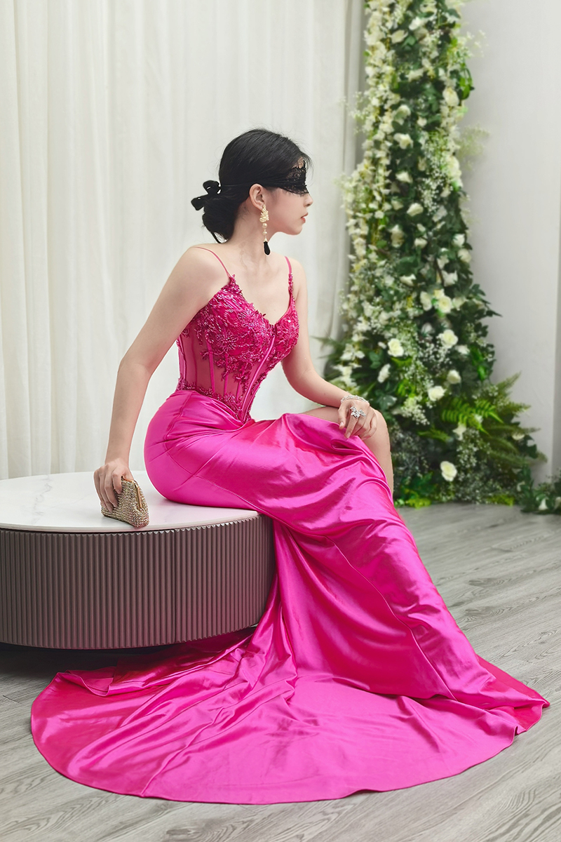 Rose Red Satin Evening Gown with Beaded Lace Bodice, Spaghetti Straps & High Slit Formal Dress YM2 - Image 6