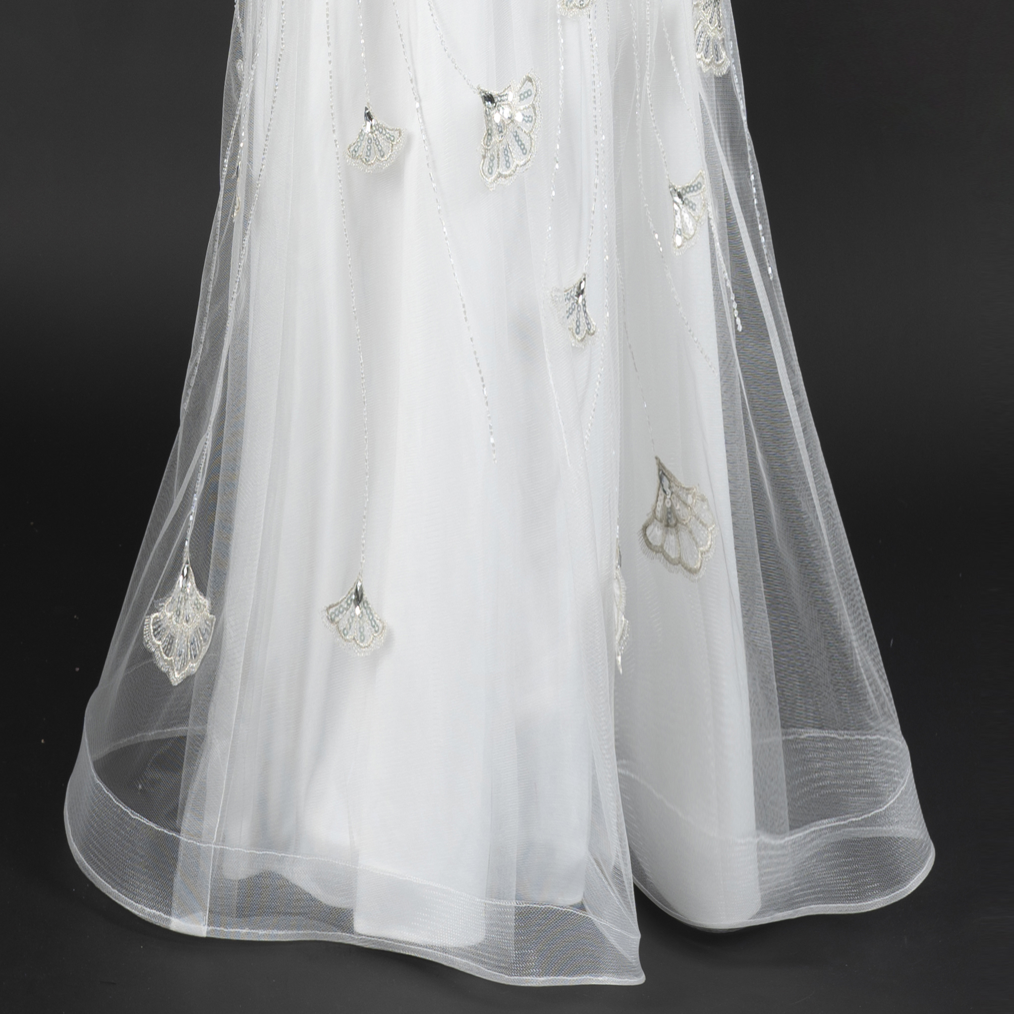 Vintage-Inspired White Beaded Evening Gown with Half Sleeves - Art Deco Style Embellished Formal Dress for Roaring 20s Gala, Wedding & Luxury Events