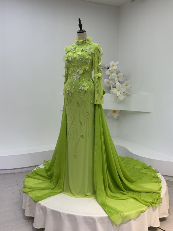 Luxury Green Evening Dress High Neck Long Sleeve with 3D Flowers & Train