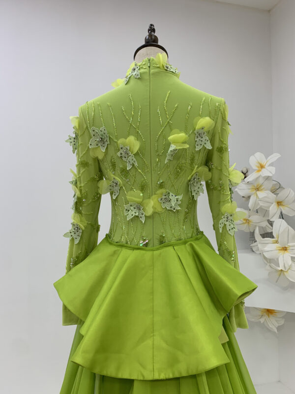Luxury Green Evening Dress High Neck Long Sleeve with 3D Flowers & Train
